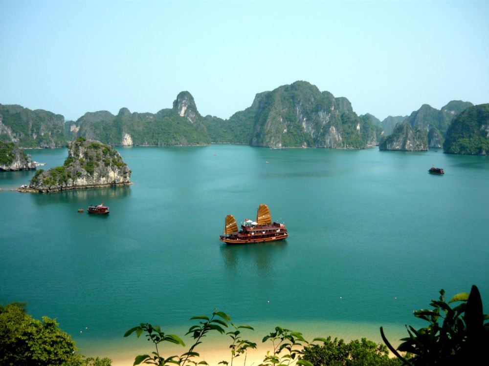 Hanoi - Ninh Binh - Ha Long 